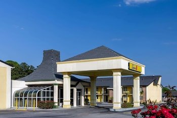 Super 8 by Wyndham McDonough GA
