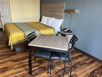 Knights Inn Lumberton