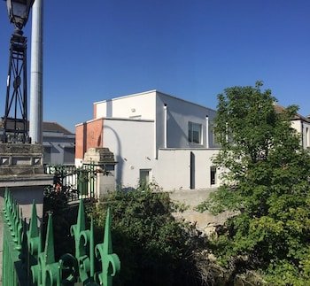 Pia House
