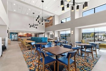 Hampton Inn And Suites By Hilton Corona