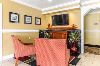 Rodeway Inn & Suites