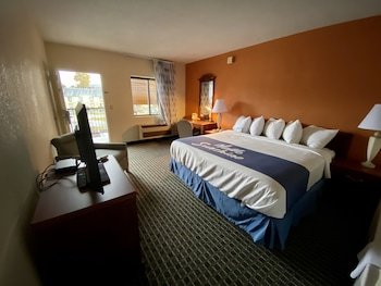 Days Inn by Wyndham Morehead