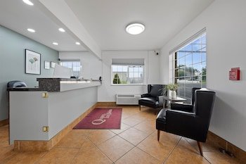 Quincy Inn And Suites