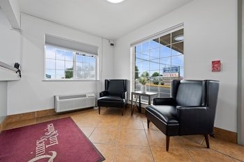Quincy Inn And Suites