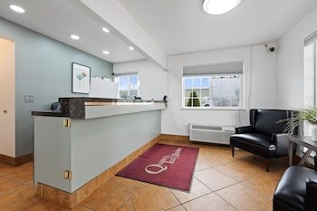 Quincy Inn And Suites