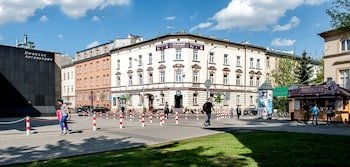 Station Aparthotel