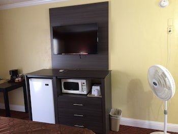 Americas Best Value Presidents Inn on Munras 