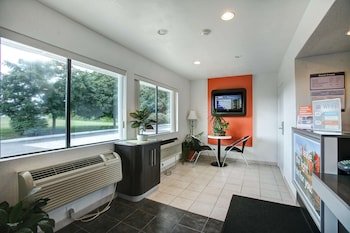 Motel 6 Elkton