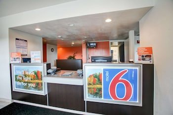 Motel 6 Elkton