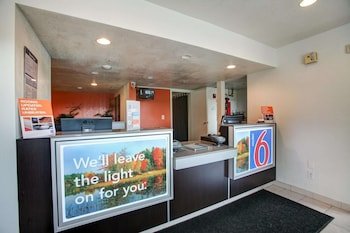 Motel 6 Elkton