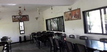 Hotel Shyam Farm House