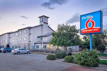 Studio 6 Bakersfield