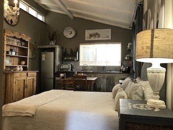 Waterhouse Guest Lodges 295 Indus Street