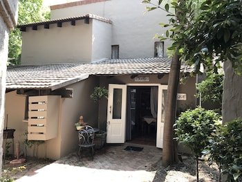 Waterhouse Guest Lodges 295 Indus Street
