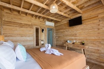 The Dewi Sun Sun Suite