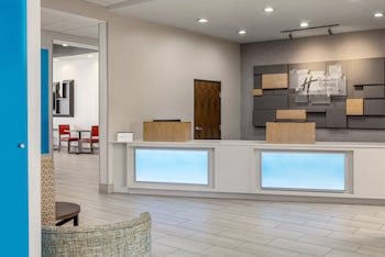 Holiday Inn Express & Suites Waycross