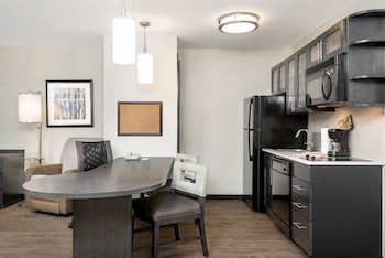 Candlewood Suites Charlotte - Arrowood,