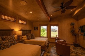 Cougar Ridge Lodge