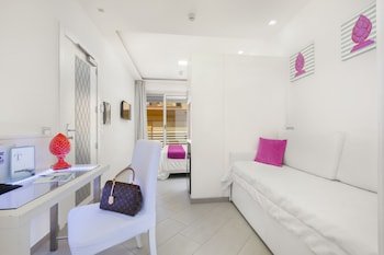 Tasso Suites