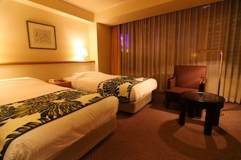 Breezbay Hotel Resort & Spa
