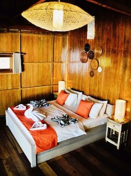 Gili Treehouses