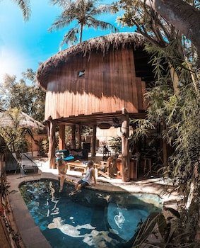 Gili Treehouses