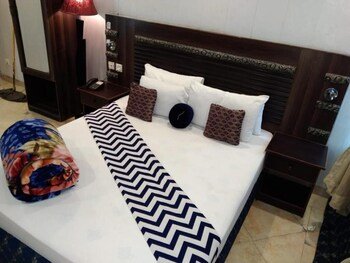 Hotel Royal Suites
