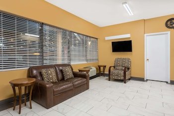 Travelodge by Wyndham Reno Downtown