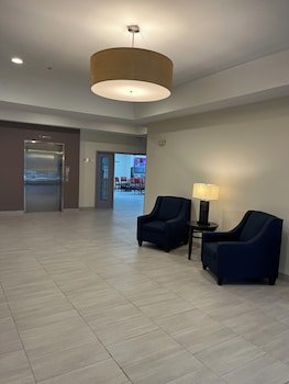 Comfort Suites 