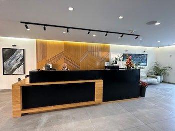 Pearly Grey Ocean Club