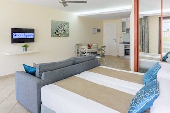 Pearly Grey Ocean Club