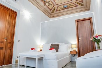 Lh Royal Suites