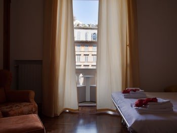 Lh Royal Suites