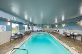 Holiday Inn Express & Suites Altoona - Des Moines