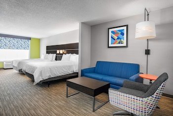 Holiday Inn Express & Suites Altoona - Des Moines