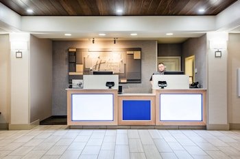 Holiday Inn Express Hotel & Suites Lewisburg