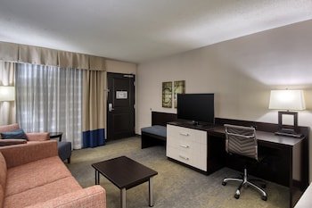 Holiday Inn & Suites Atlanta Airport-North