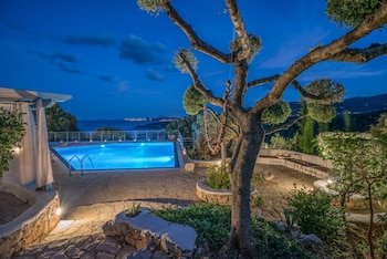 Askos Villa