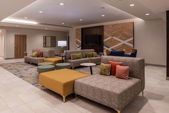 Hilton Garden Inn Kansas City Airport