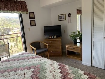 Laurel Inn Condominiums
