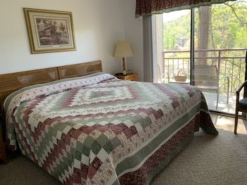 Laurel Inn Condominiums