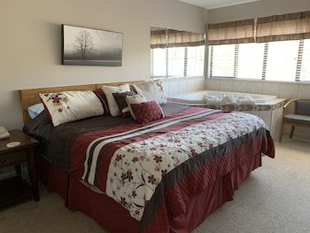 Laurel Inn Condominiums