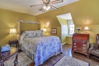 Cedars of Williamsburg Bed & Breakfast