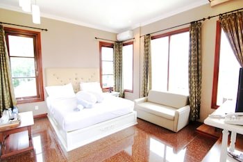 Villa and Family Hotel Gradia 1