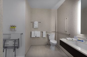 Holiday Inn Express Lake Park