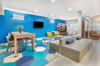 Microtel Inn and Suites by Wyndham Austin Airport