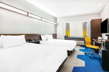 Microtel Inn and Suites by Wyndham Austin Airport
