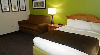 AmericInn by Wyndham Manitowoc