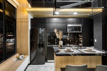 Downtown Designer Apartments by Uliv