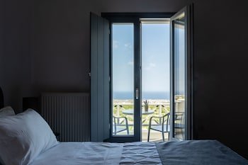 Ampelonas Executive Houses